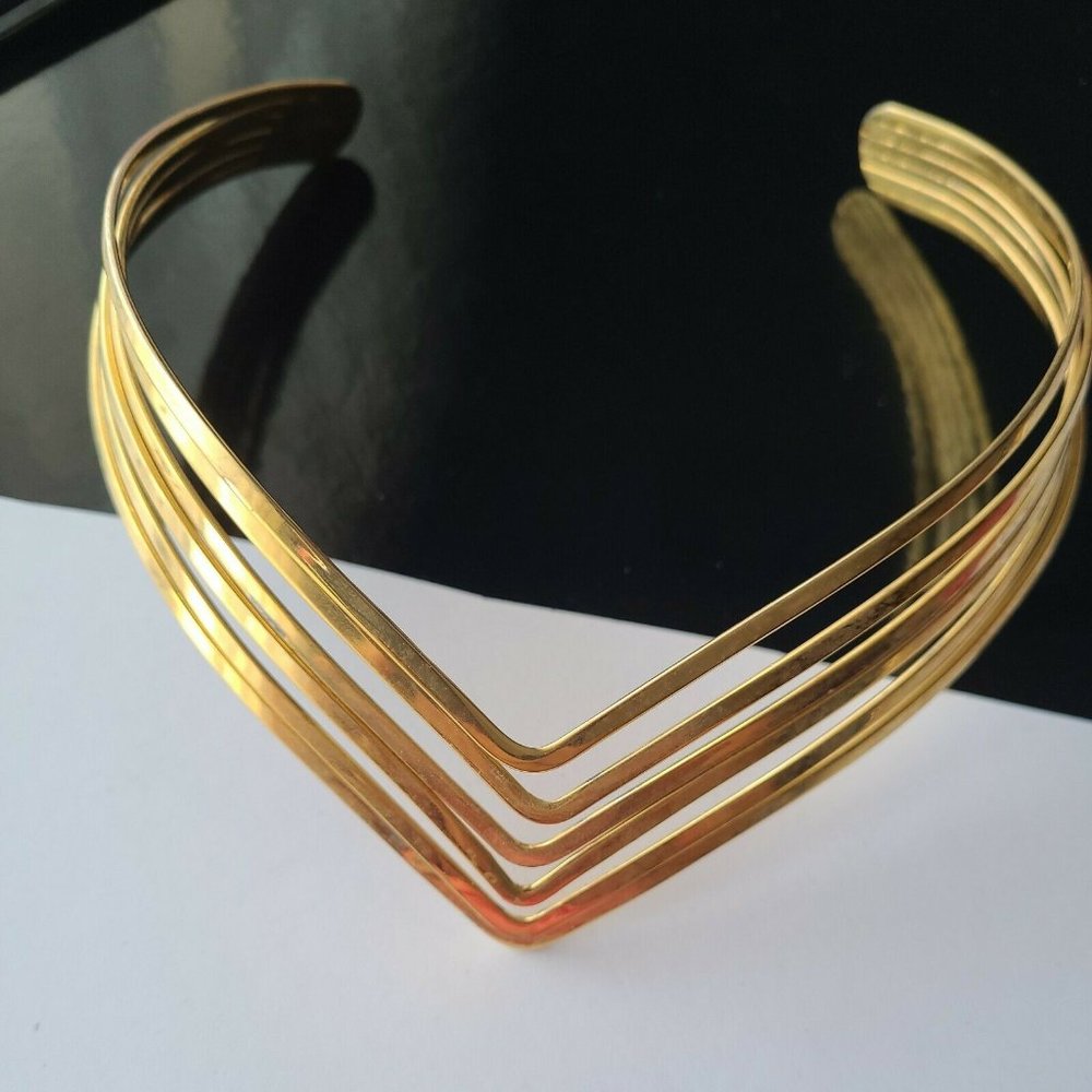 Vintage Gold Tone V-Neck Collar Necklace